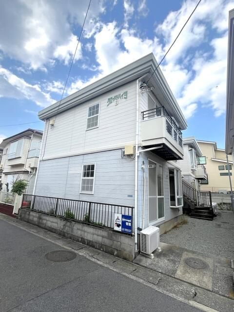 伊勢原市桜台４丁目のアパートの外観