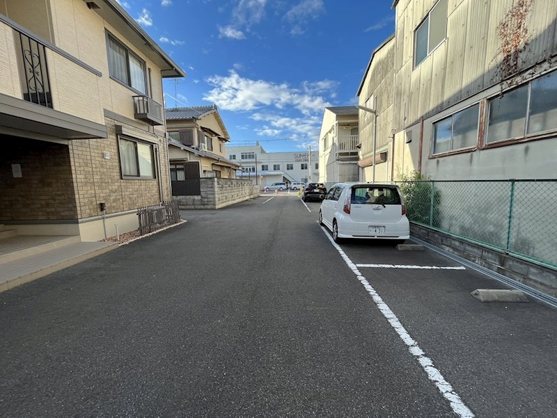 QUATRE　FEUILLES向日町の駐車場