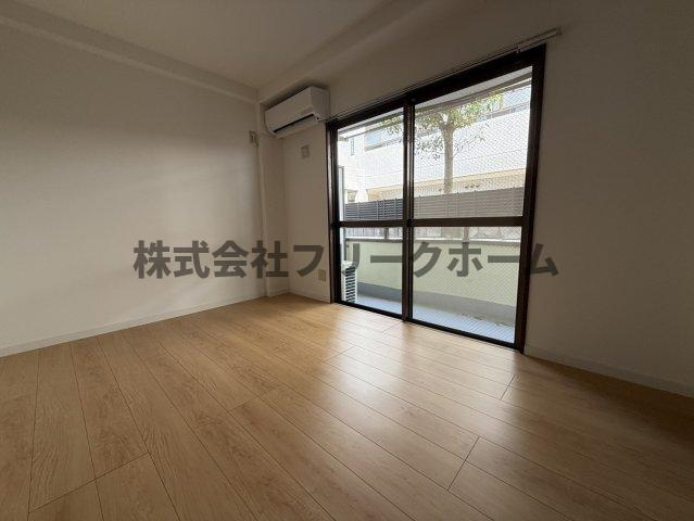 三鷹市井の頭１丁目の賃貸マンションの居間・リビング