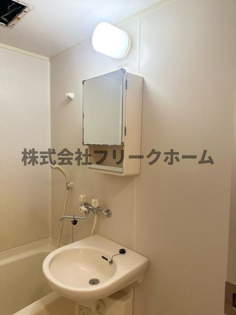 三鷹市井の頭１丁目の賃貸マンションの洗面所