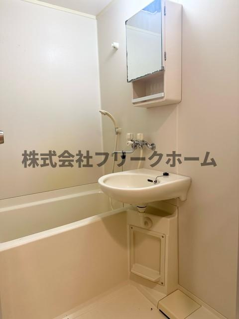 三鷹市井の頭１丁目の賃貸マンションの浴室