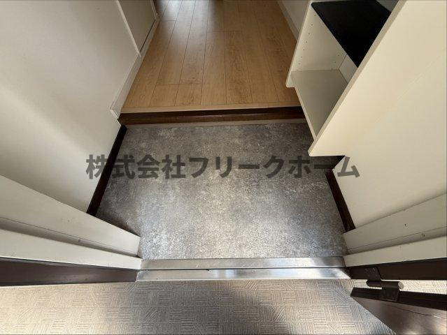 三鷹市井の頭１丁目の賃貸マンションの玄関