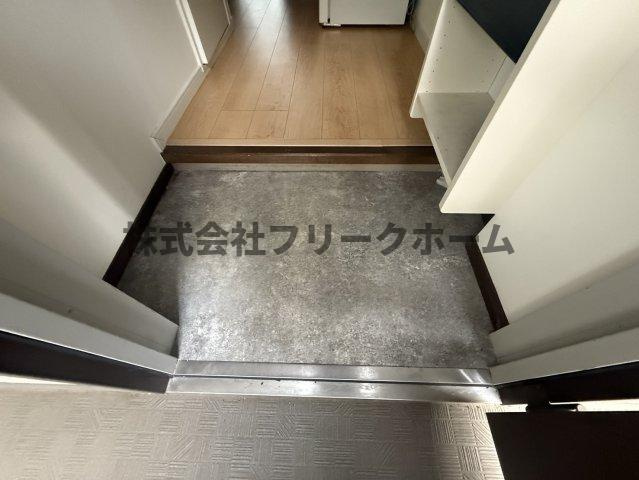 三鷹市井の頭１丁目の賃貸マンションの玄関