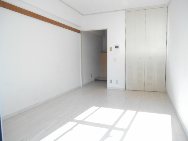 プライム蛍池の居間・リビング