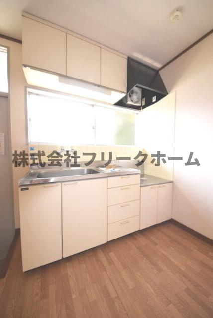 小金井市中町４丁目のアパートのキッチン