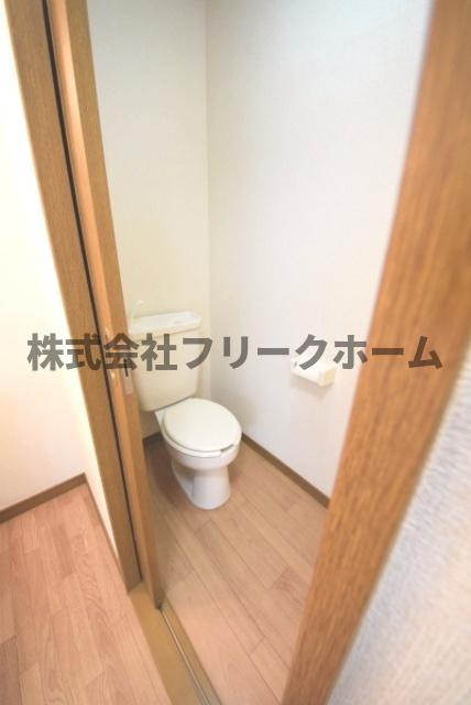 小金井市中町４丁目のアパートのトイレ
