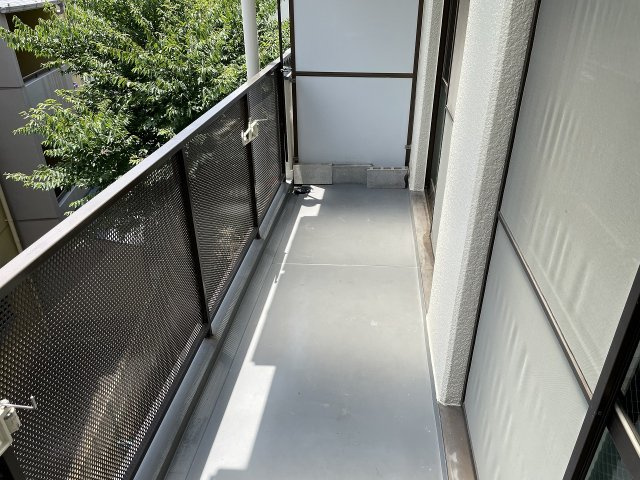 コスモハイツ上野のバルコニー