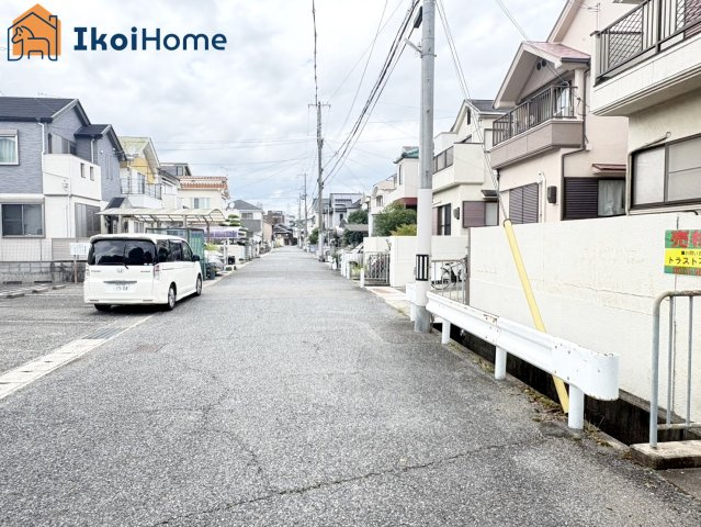 神戸市西区南別府3丁目　中古戸建の前面道路含む現地写真|●資料・カタログのご請求無料●前面道路は西側　幅員6ｍでゆったりしています。