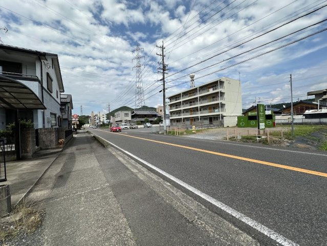中古住宅　岩崎の前面道路含む現地写真