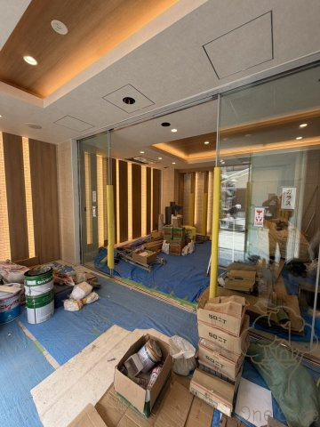 スプランディッド梅田WESTのエントランス