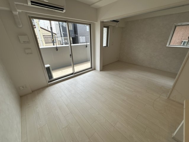 スプランディッド梅田WESTの居間・リビング