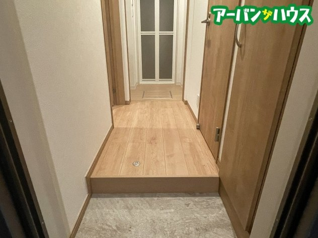 GRANDTIC 下伊福西町の玄関