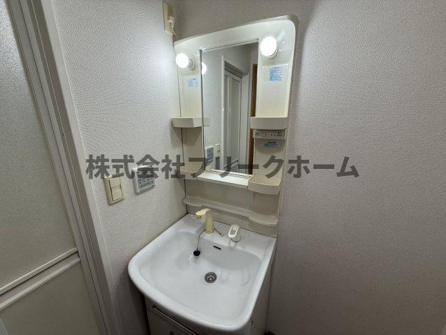 武蔵野市吉祥寺北町４丁目の賃貸マンションの洗面所