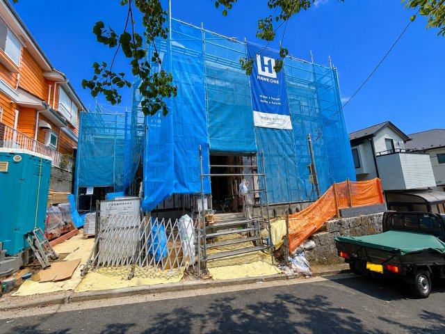 【横浜市南区中里4丁目12-28全2棟新築戸建て】★仲介手数料無料★（別所小学校・南が丘中学校）の前面道路含む現地写真