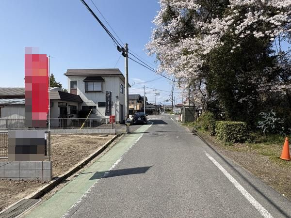 野洲市比江　売土地の前面道路含む現地写真
