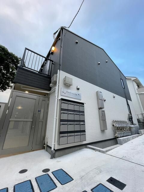 川崎市多摩区栗谷３丁目のアパートの外観