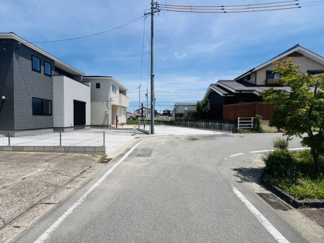 碧南市笹山町3丁目15-1『仲介手数料無料』新築一戸建て・建売の前面道路含む現地写真