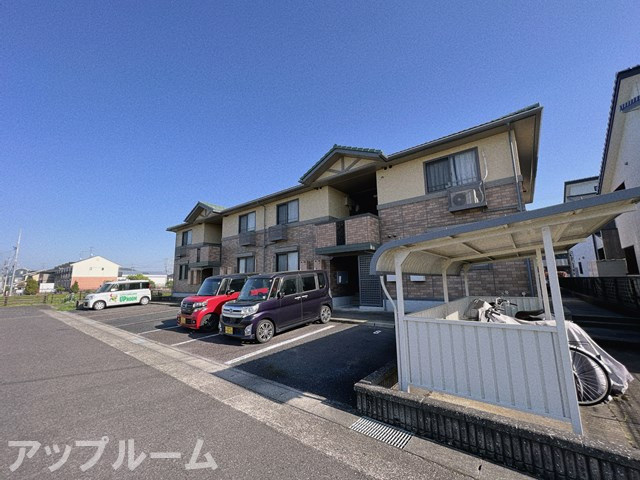 サンルガールの駐車場
