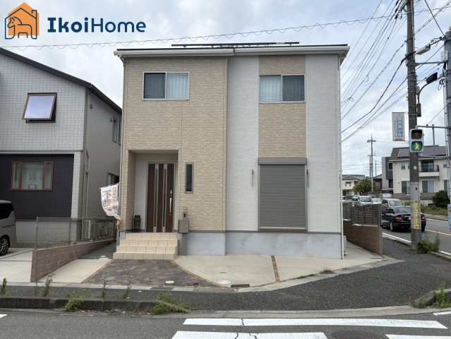 明石市大久保町山手台4丁目　中古戸建の外観|●資料・カタログのご請求無料●JR「大久保」駅バス15分の立地になります。角地物件で開放的です！