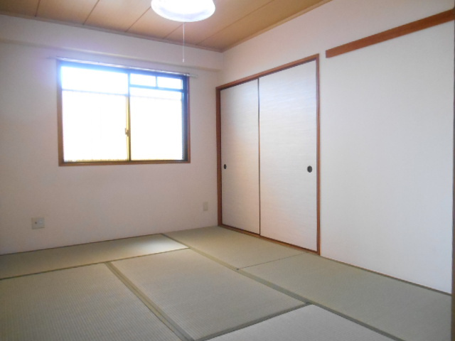 サクセスパレス桜塚の内装