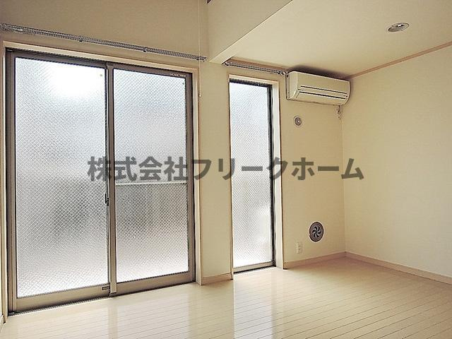 三鷹市上連雀２丁目のアパートの寝室