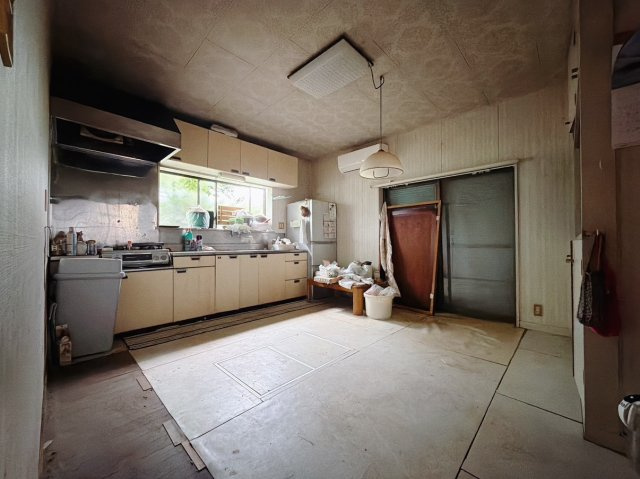 【中古戸建】伊勢崎市境小此木のキッチン|■キッチン｜ひろーいキッチンになりますので、お料理も安心です♪