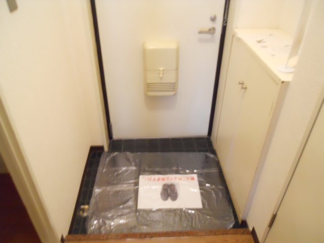 フリーデ豊中の玄関