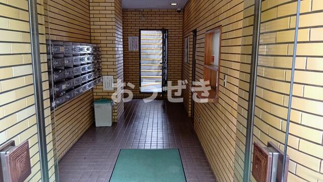 ニューライフ横浜大通り公園のエントランス