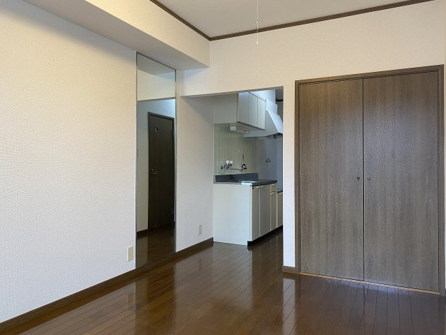 サマックス渋谷ハイツの居間・リビング