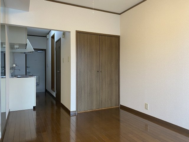 サマックス渋谷ハイツの居間・リビング
