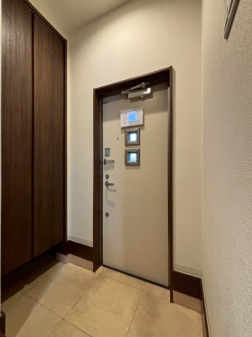 堺市鳳西町3丁目戸建の玄関