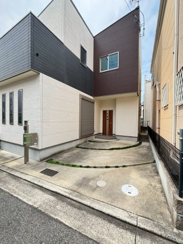 堺市鳳西町3丁目戸建の駐車場