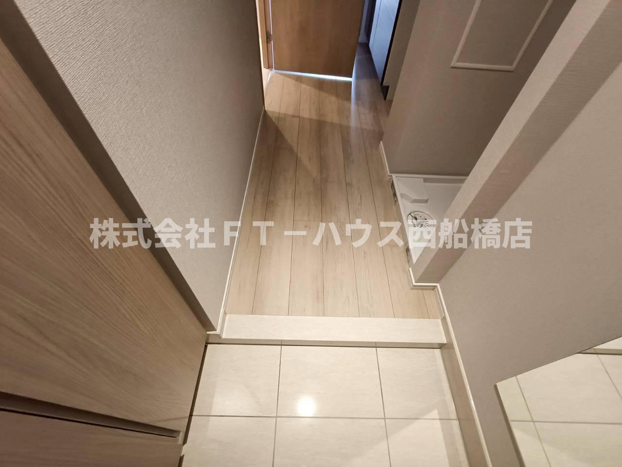 Alivis原木中山の玄関