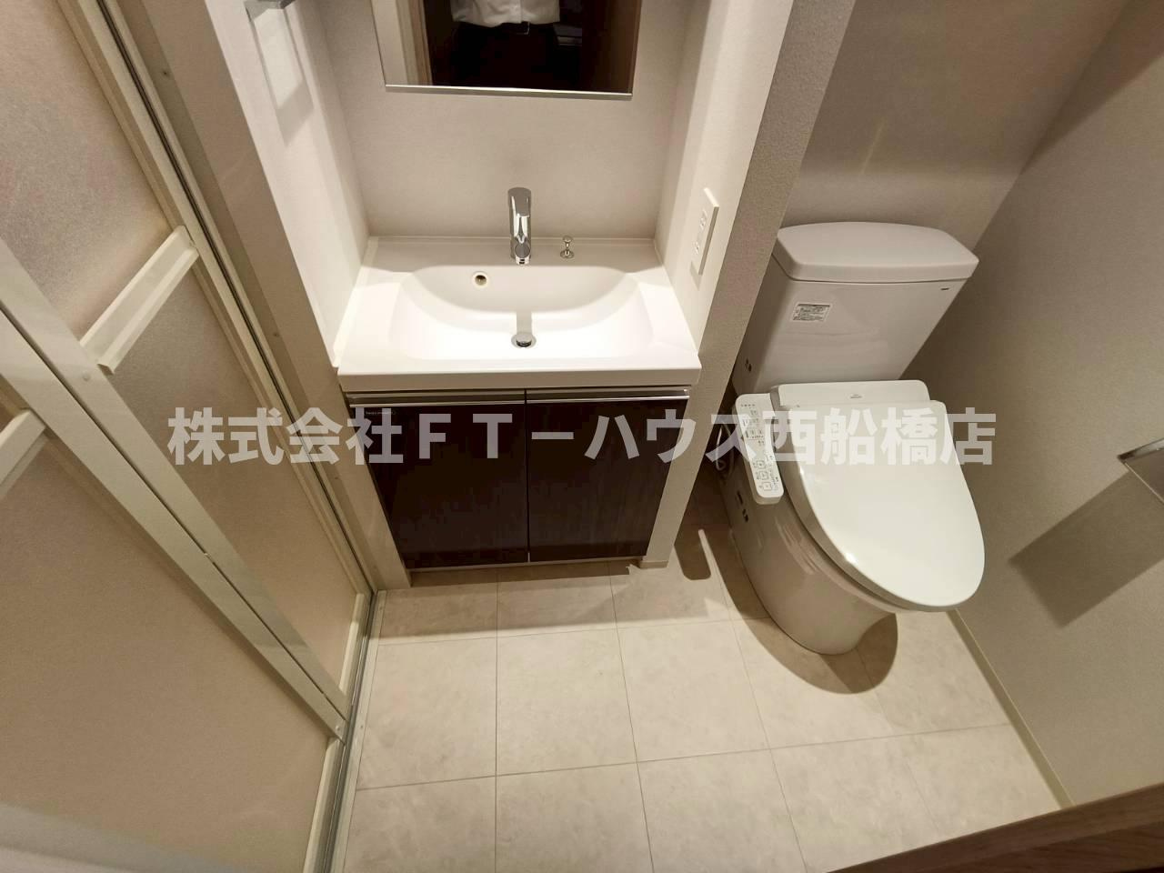 Alivis原木中山の玄関