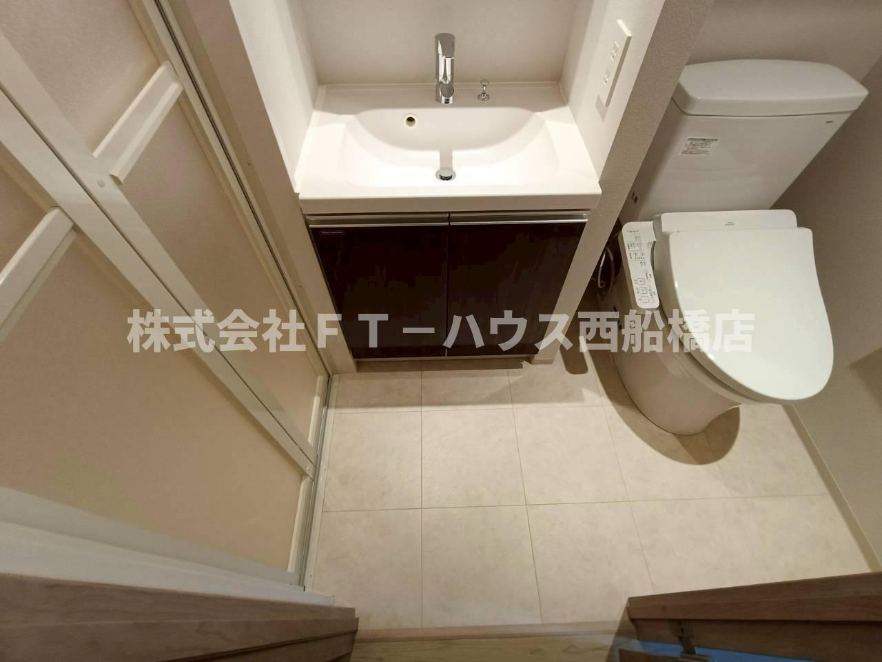 Alivis原木中山の玄関
