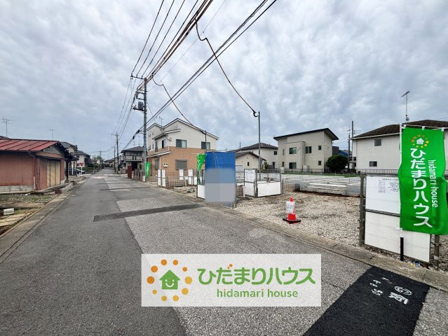 加須不動岡　新築一戸建て　01　リーブルガーデンの前面道路含む現地写真|26/09/08　撮影