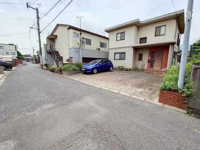 小倉南区下貫一丁目中古戸建の前面道路含む現地写真|【令和8年6月18日撮影】
使いやすい広さの生活道路です♪