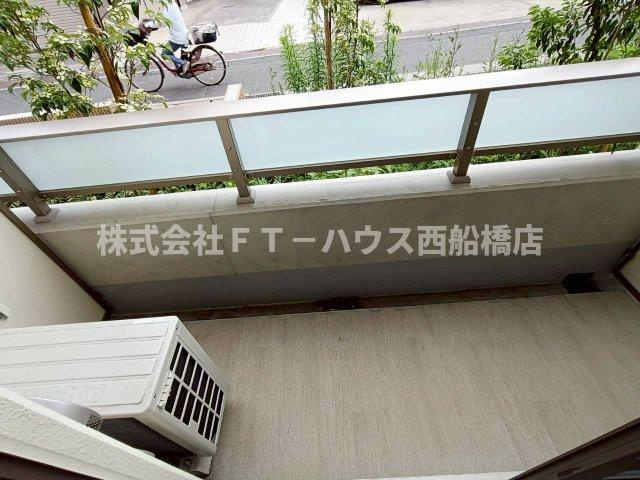 Alivis原木中山のバルコニー