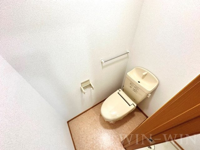 エターナル ポートのトイレ|イメージ（同建物内別部屋の写真です）