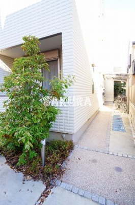 【エントランス】 | コンフォート武蔵小杉 | お洒落な建物デザイン♪