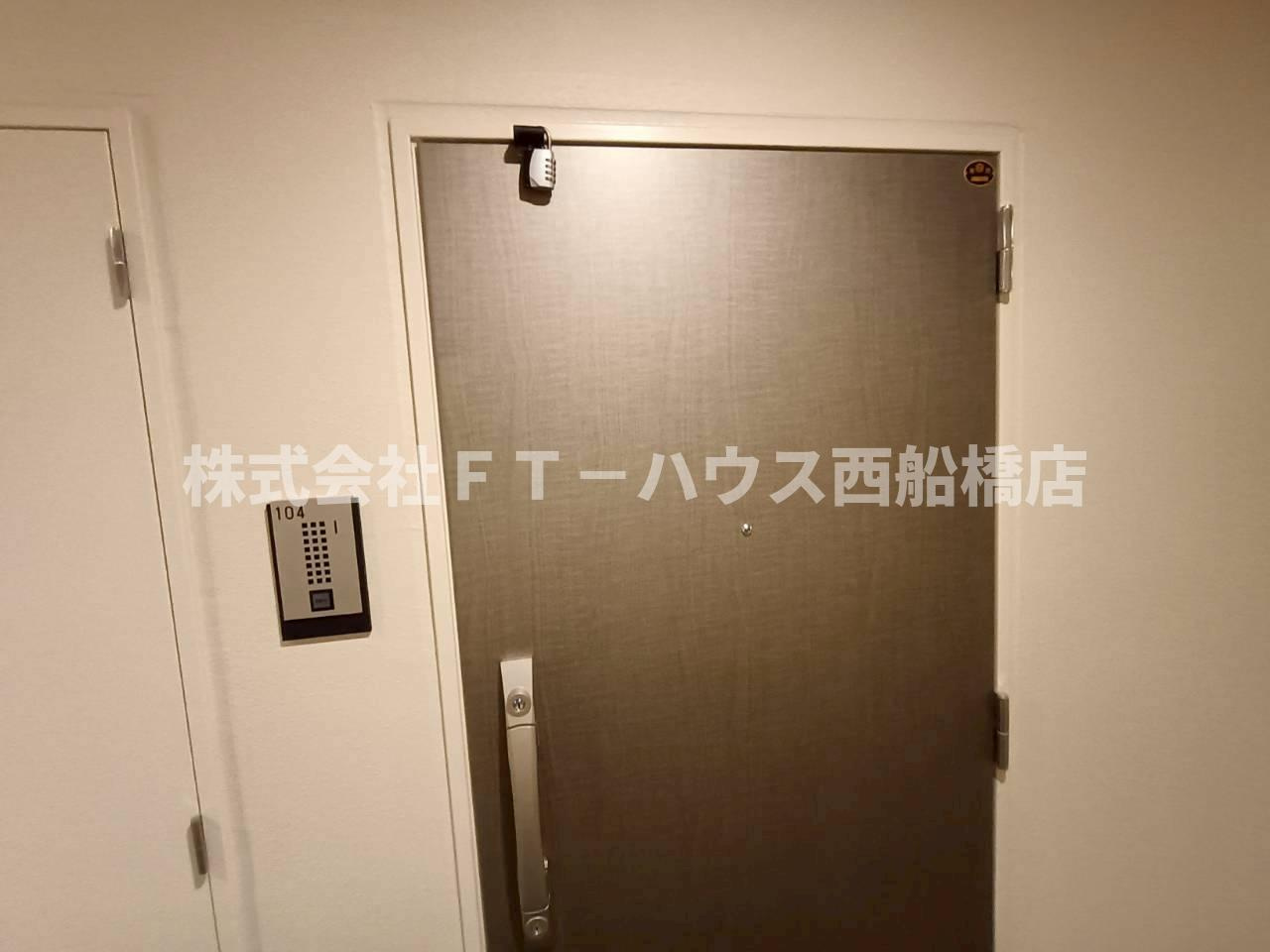Alivis原木中山の玄関