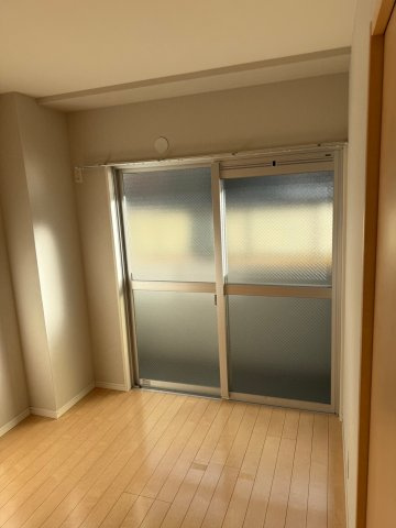 アミルV番館の居間・リビング