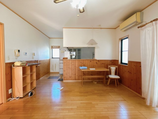 東伯郡湯梨浜町水下中古戸建の居間・リビング