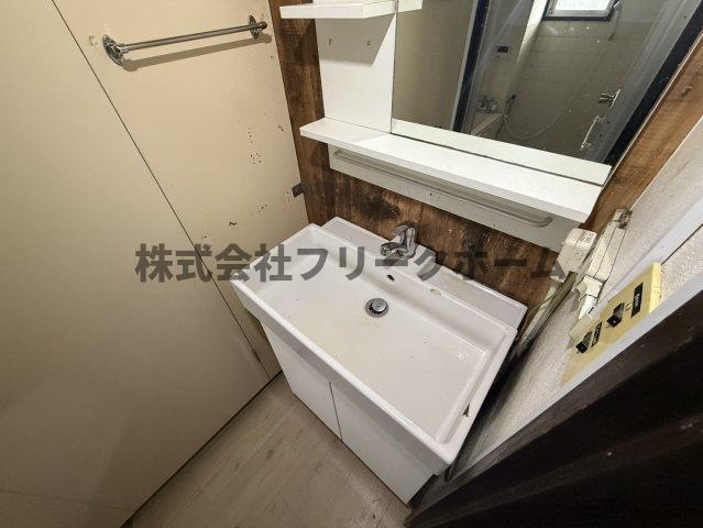 三鷹台サンハイツの独立洗面台