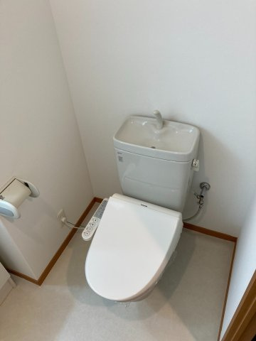 福岡市博多区美野島２丁目の賃貸マンションのトイレ