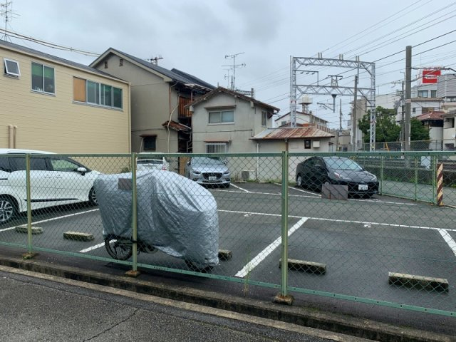 サンライズFirstの駐車場
