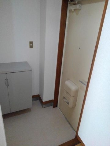 コーポラスタウン白鳥Ｄの玄関
