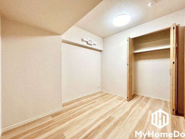 パレス守山の洋室|使いやすいクローゼット設計で、お部屋の広さを最大限に活用