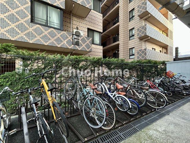 中銀上野パークマンシオンの駐輪場|【自転車置き場】最新の空き状況や費用などの詳細は担当スタッフまでお問い合わせください。