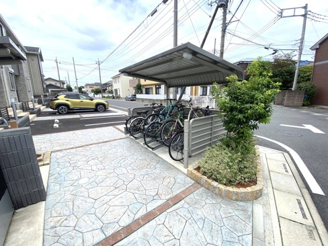 コートヴィレッジ かすみのその他共用部分|屋根付き駐輪スペース☆彡